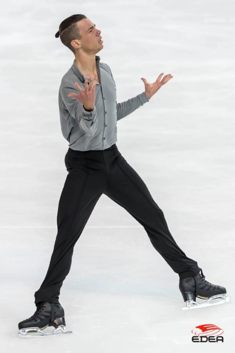 Ice Gallery Skates U.S.